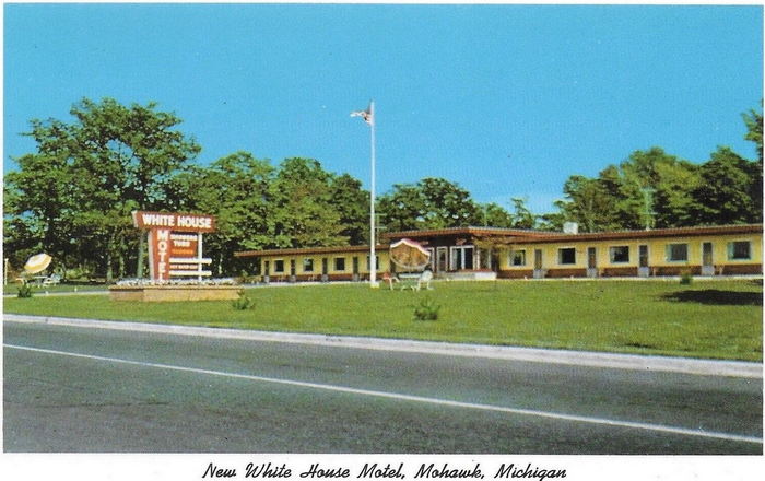 White House Lodging (White House Motel) - Vintage Postcard